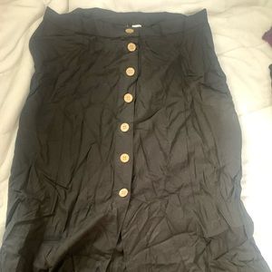 H&M | Mid Skirt with buttons